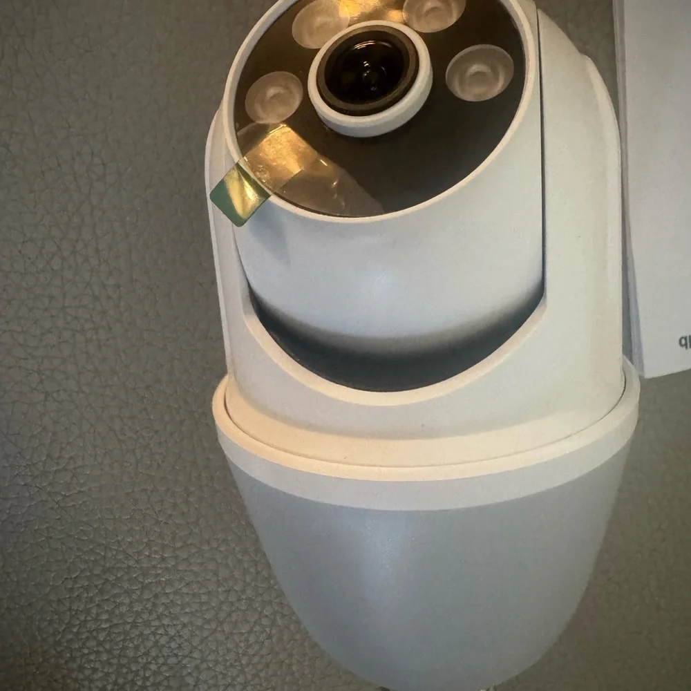 1080p Wi‑Fi Light Bulb Security Camera - White